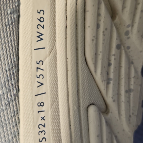 Hoka One One - Graviota 4, Size 8.5 D (Wide) - Picture 13 of 15